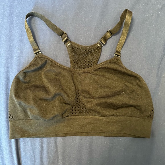 Bundle of 2 Mesh Sports Bras - Picture 5 of 6